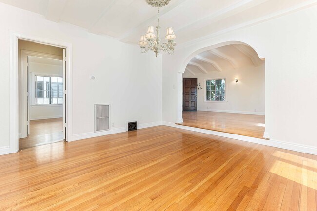 Building Photo - 6252 Commodore Sloat Dr