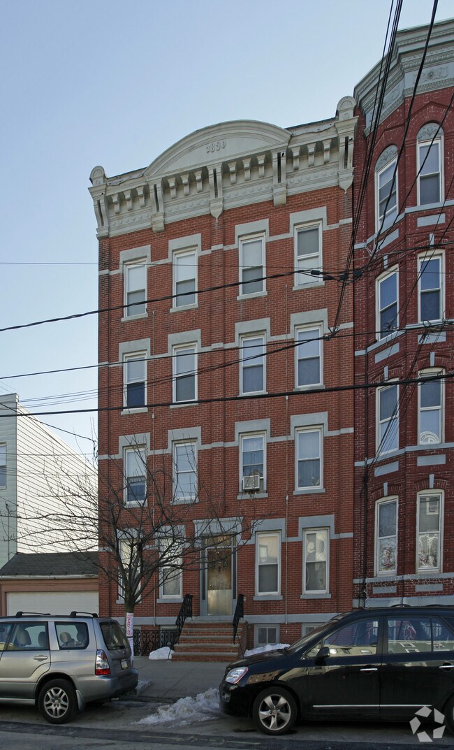 Building Photo - 341 Pavonia Ave