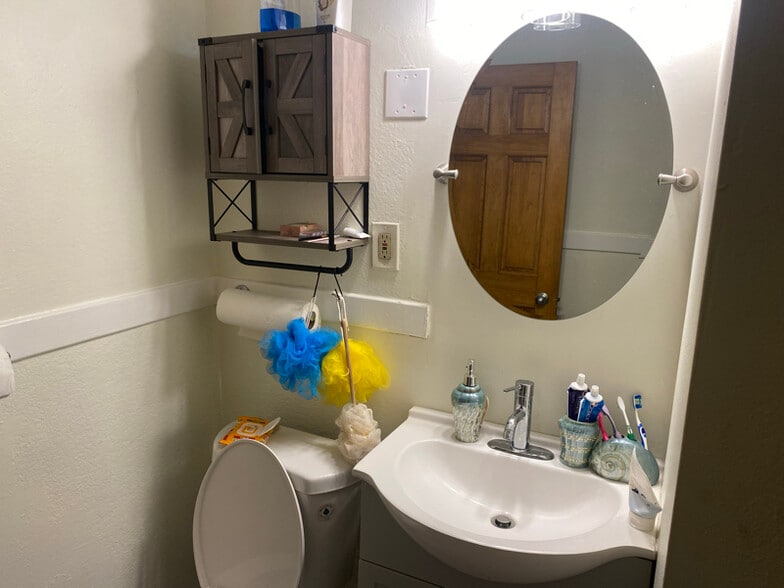 Building Photo - 22 Westernview St