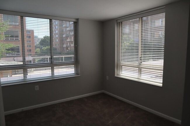 Building Photo - 350 G St SW