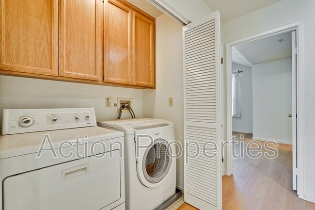 Building Photo - 409 Hillwood Ct