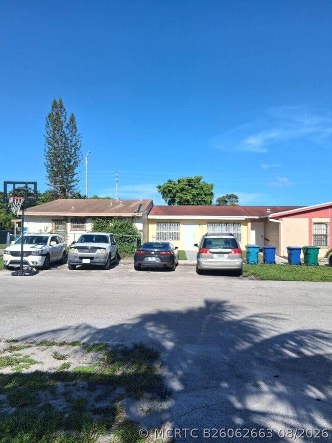 Building Photo - 3718 NW 213th St