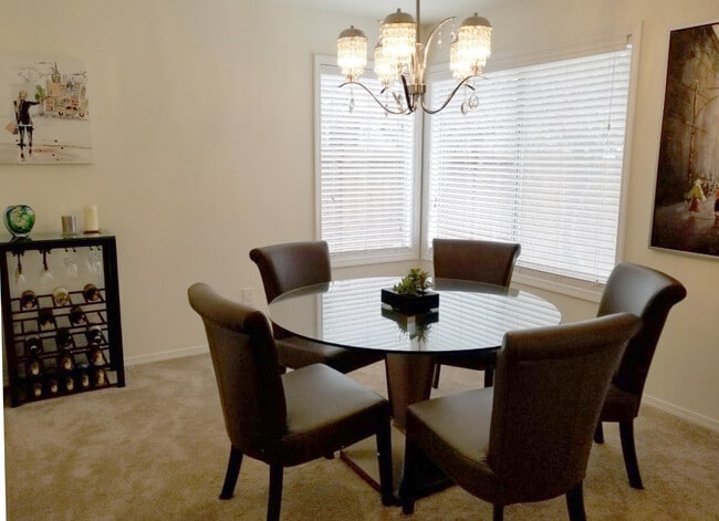 Building Photo - Beautiful 2 Story 4 Bed 2.5 Bath Home in N...