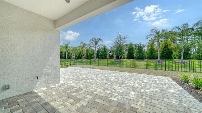 Building Photo - 10105 Canaveral Cir