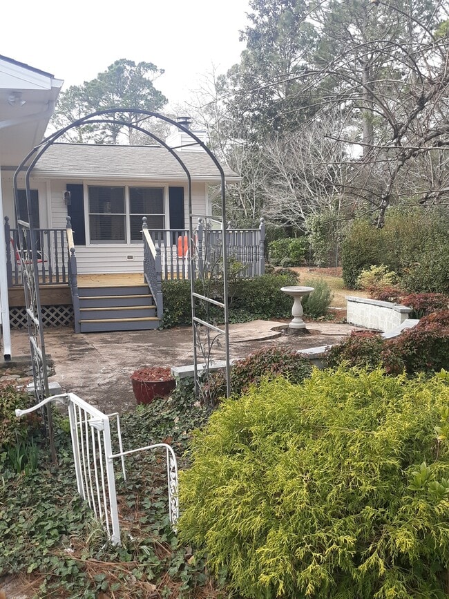 Building Photo - 804 Gull Ln