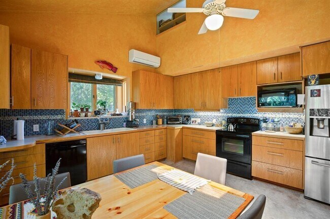 Building Photo - 5803 Rittenhouse Shore Dr