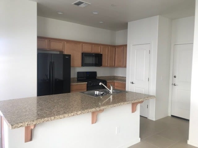 Building Photo - Price Lowered - Villas on Elm 3 Bed 2 Bath...