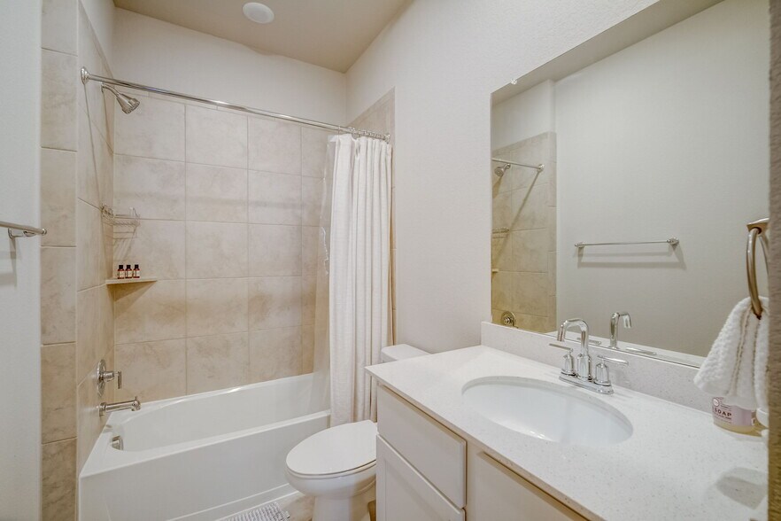 Building Photo - 5407 Jason Dr