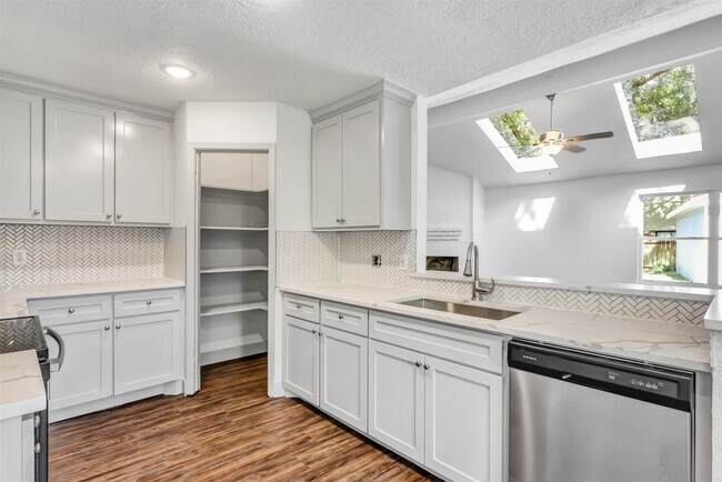 Building Photo - 23118 Whispering Willow Dr