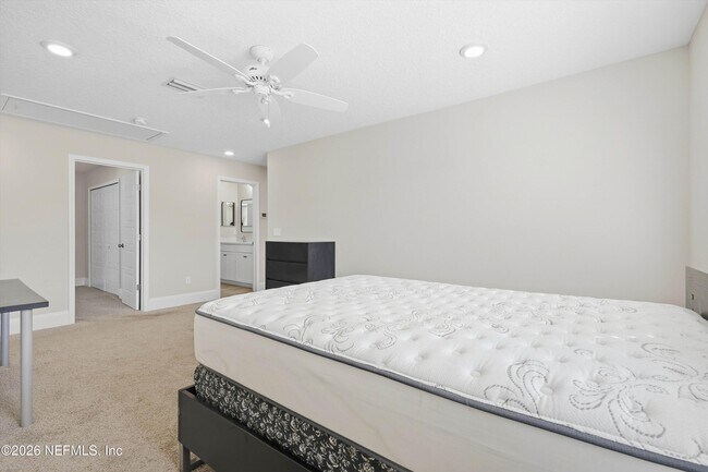 Building Photo - 80 Lazy Crest Dr