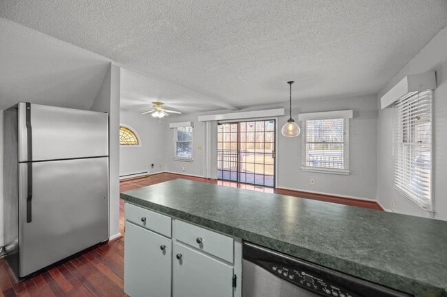 Building Photo - 4984 HWY 264