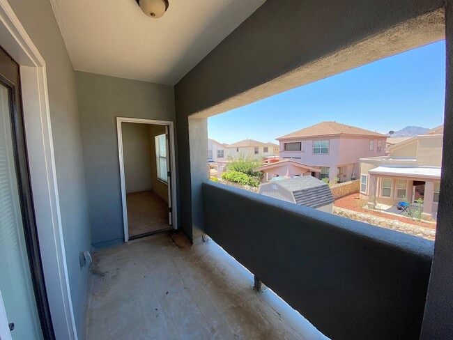 Building Photo - Northeast El Paso/Sandstone Ranch Estates 4 Bed 2.5 Bath Refrig A/C