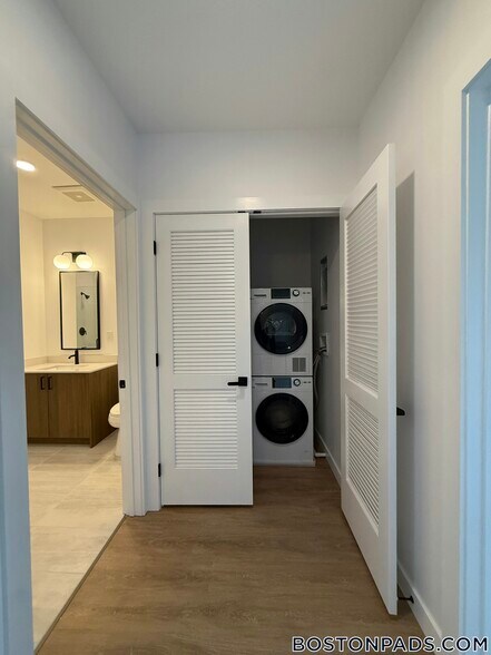 Building Photo - 199 Gardner St