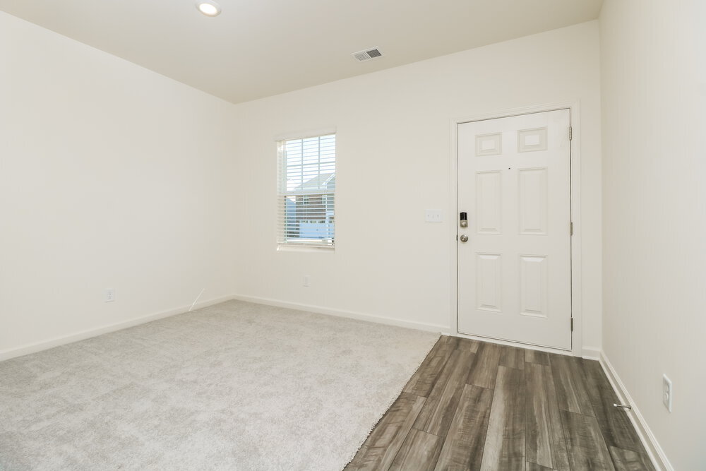 Building Photo - 7615 Saffron Ave