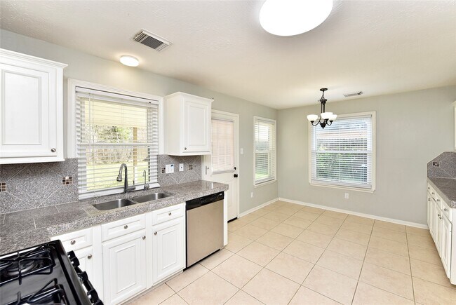 Building Photo - 31106 Pine Bay St