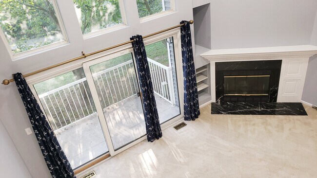 Building Photo - 6 Halstead Pl