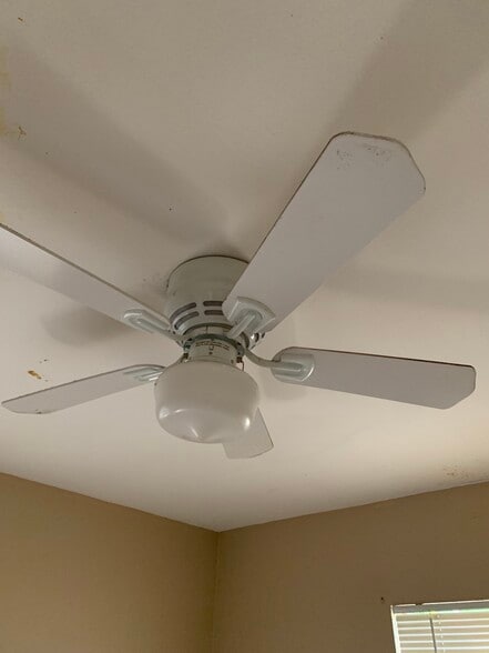 Building Photo - 10008 N Lantana Ave