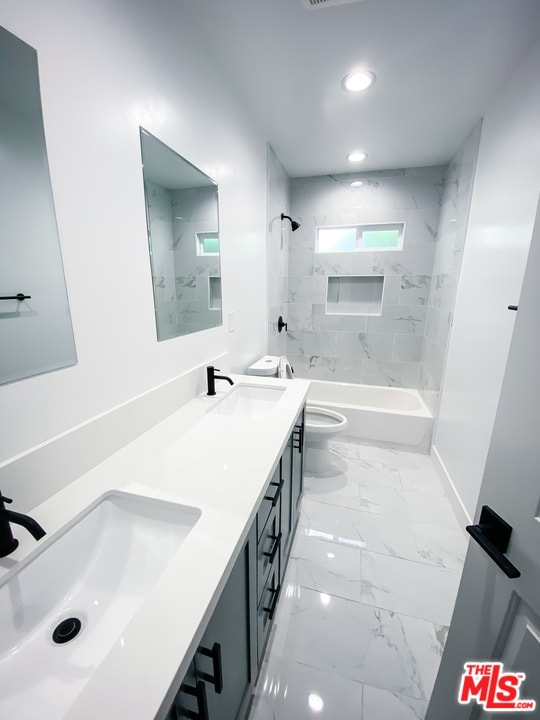 Building Photo - 107 E Indigo St