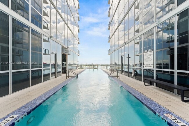 Building Photo - 1100 Biscayne Blvd