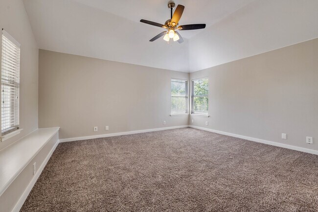 Building Photo - 1302 Crete Ln