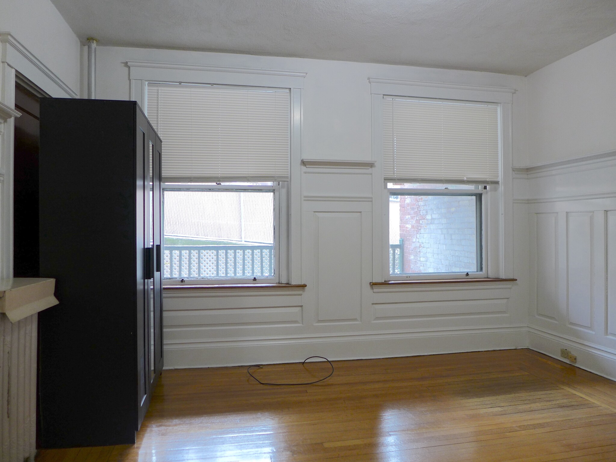 Building Photo - 1693 Beacon St
