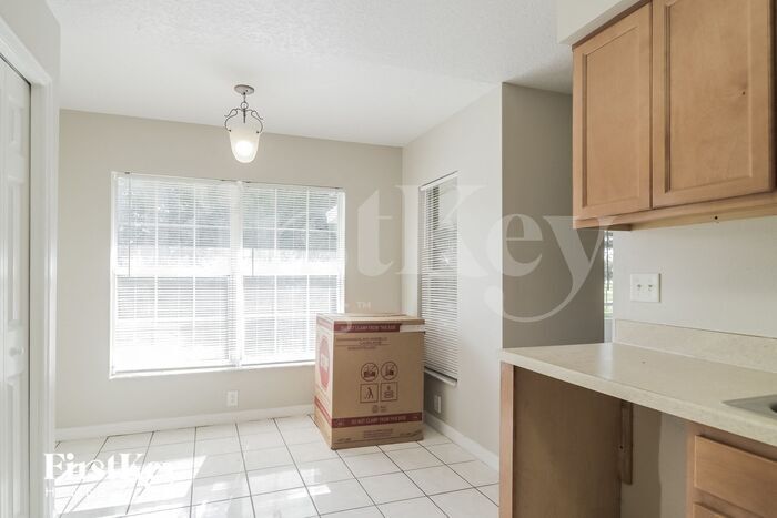Building Photo - 300 Ferrara Ct