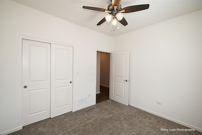 Building Photo - 325 Sussex Ln