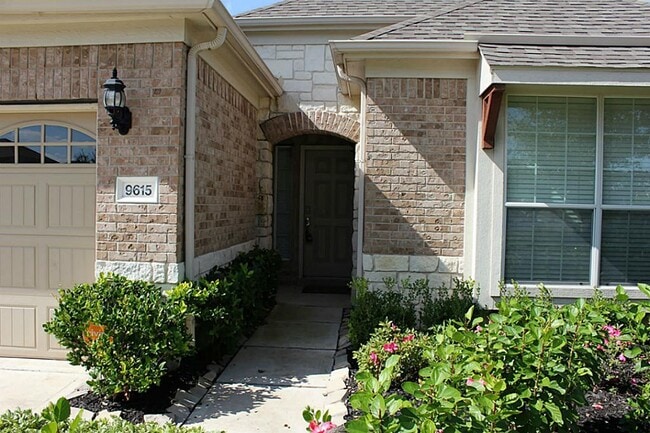 Building Photo - 9615 E Amber Bluff Ln