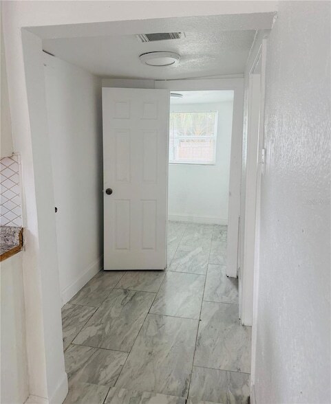 Building Photo - 2116 W Pine St