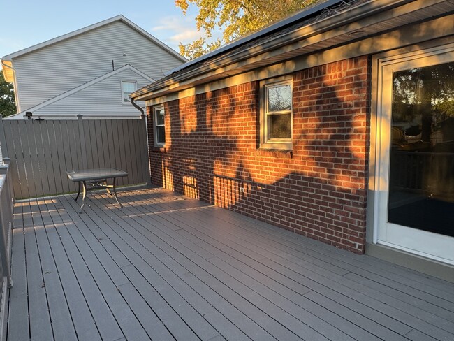 Large private deck - 594 Albany Shaker Rd