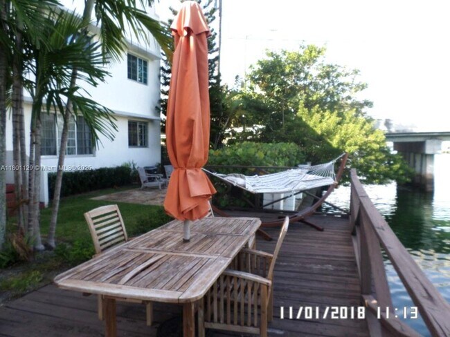 Building Photo - 2131 Calais Dr