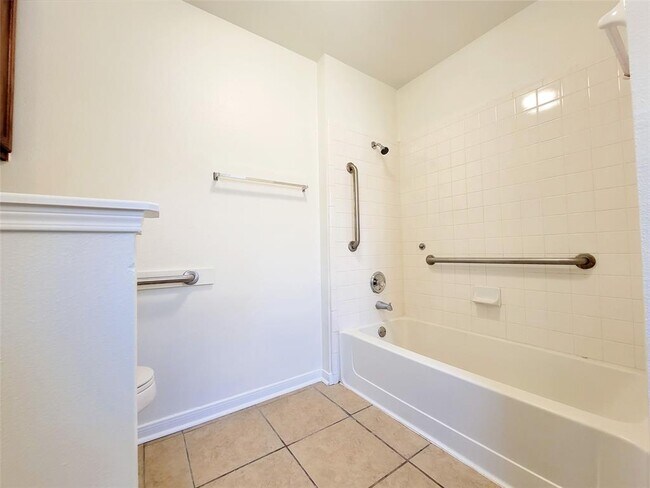 Building Photo - 7400 Muffin Dr