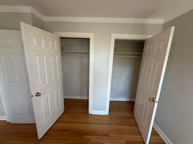 Building Photo - 2950 W Arthur Ave