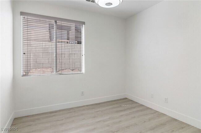 Building Photo - 108 Milicity Rd