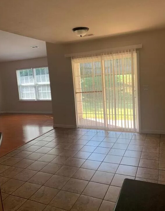 Building Photo - Charming 3 Bedroom Home in Simpsonville, S...
