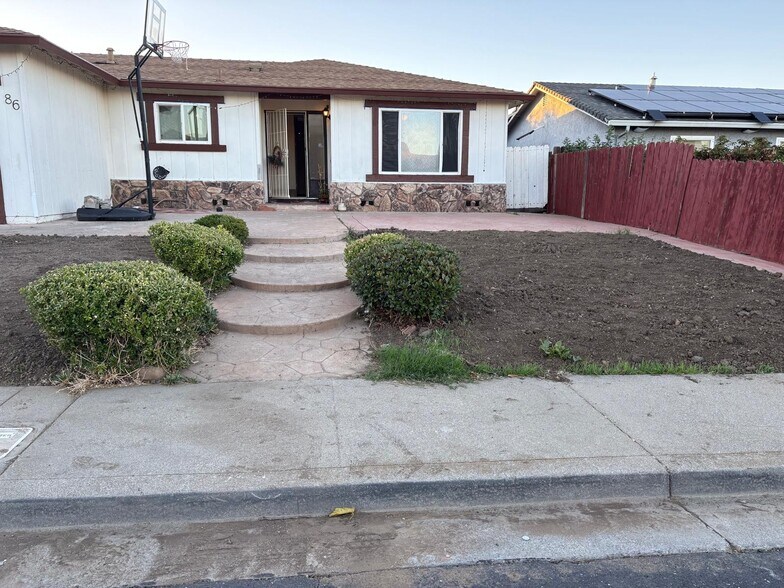 Building Photo - 86 Huntington Cir