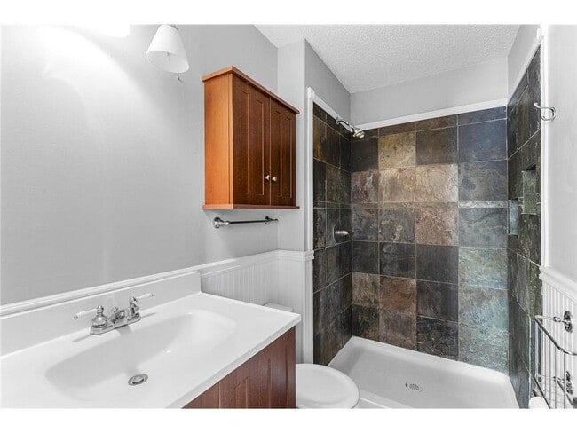 Building Photo - 16405 13th Ave N