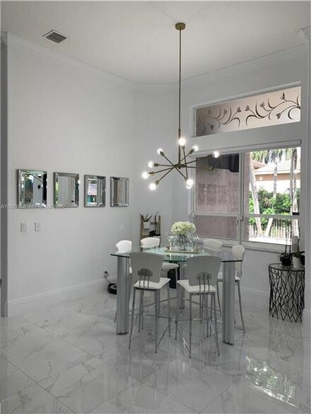 Building Photo - 6013 NW 56th Dr