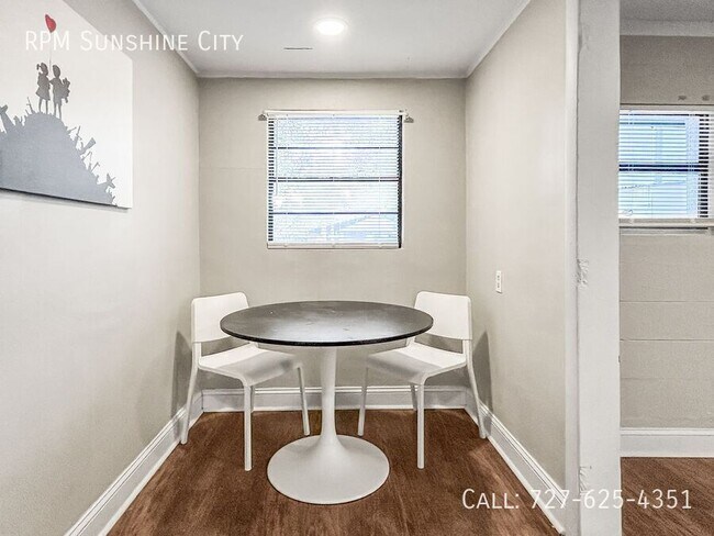 Building Photo - 1515 E 31st Ave