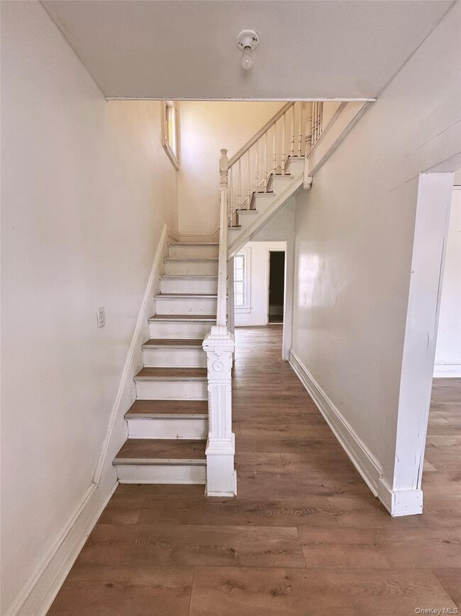 Building Photo - 146 NY-284