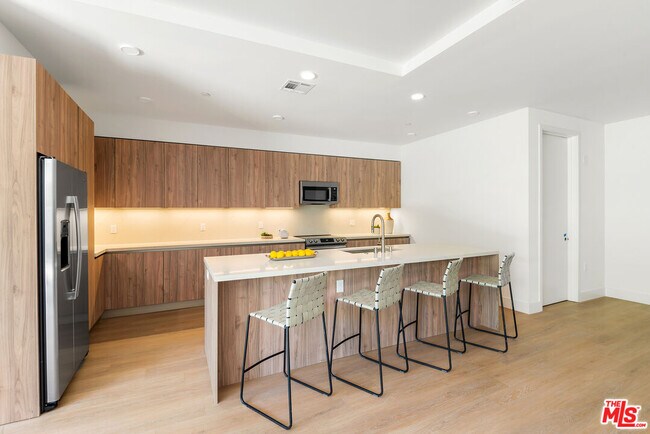 Building Photo - 3657 Regal Pl