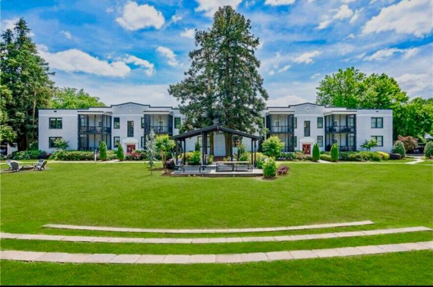 Building Photo - 124 Peachtree Memorial Dr NW