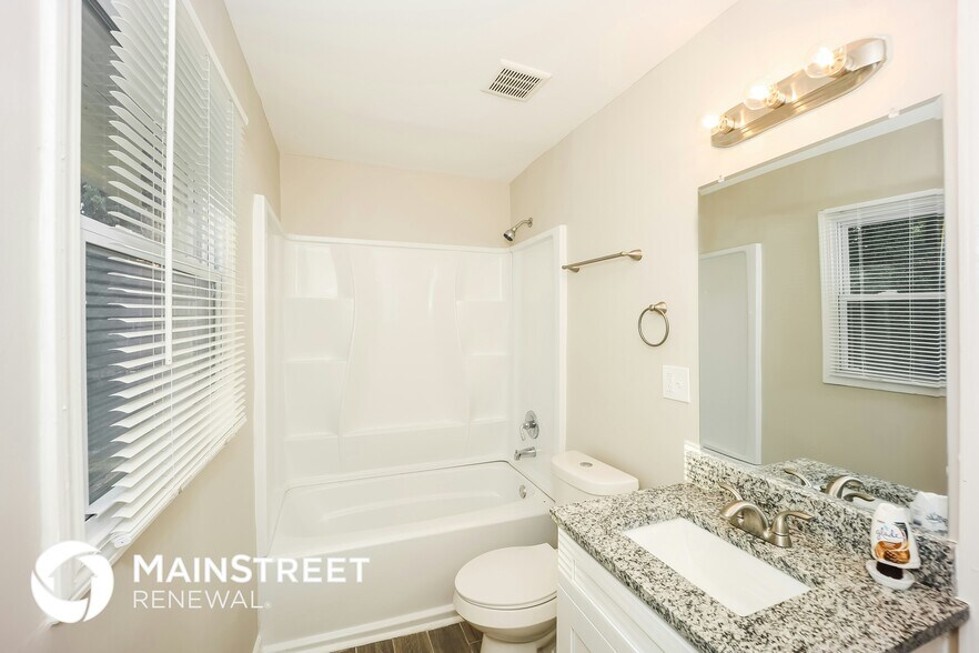 Building Photo - 6067 Park Dr