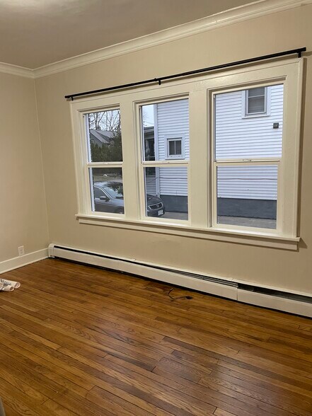 Dining room - 738 Moore St