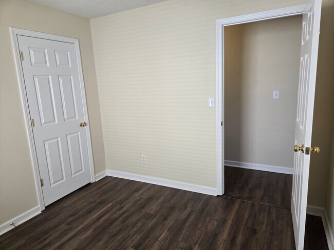 Building Photo - 3 Bedroom Ranch in Great Acres 251024