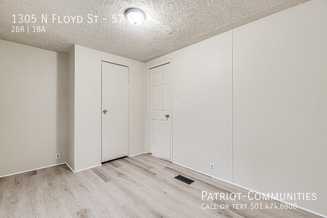 Building Photo - 1305 N Floyd St