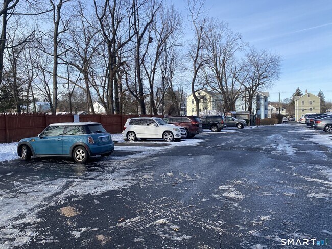 Building Photo - 421 Allen St