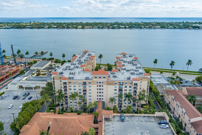 Building Photo - 1801 N Flagler Dr
