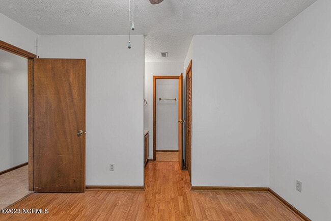 Building Photo - 780 Pinewood Dr