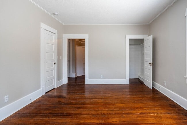 Building Photo - 20 Marion Ave